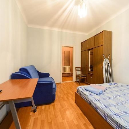 Квартира По Адресу Ул. Черняховского 12 Kyiv Exterior photo