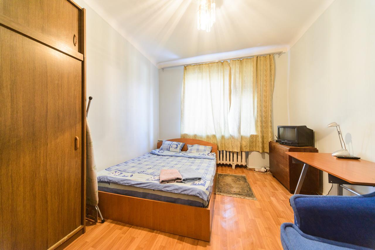 Квартира По Адресу Ул. Черняховского 12 Kyiv Exterior photo